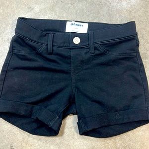 LN girls Old Navy black cotton/polyester blend short size s 6-7